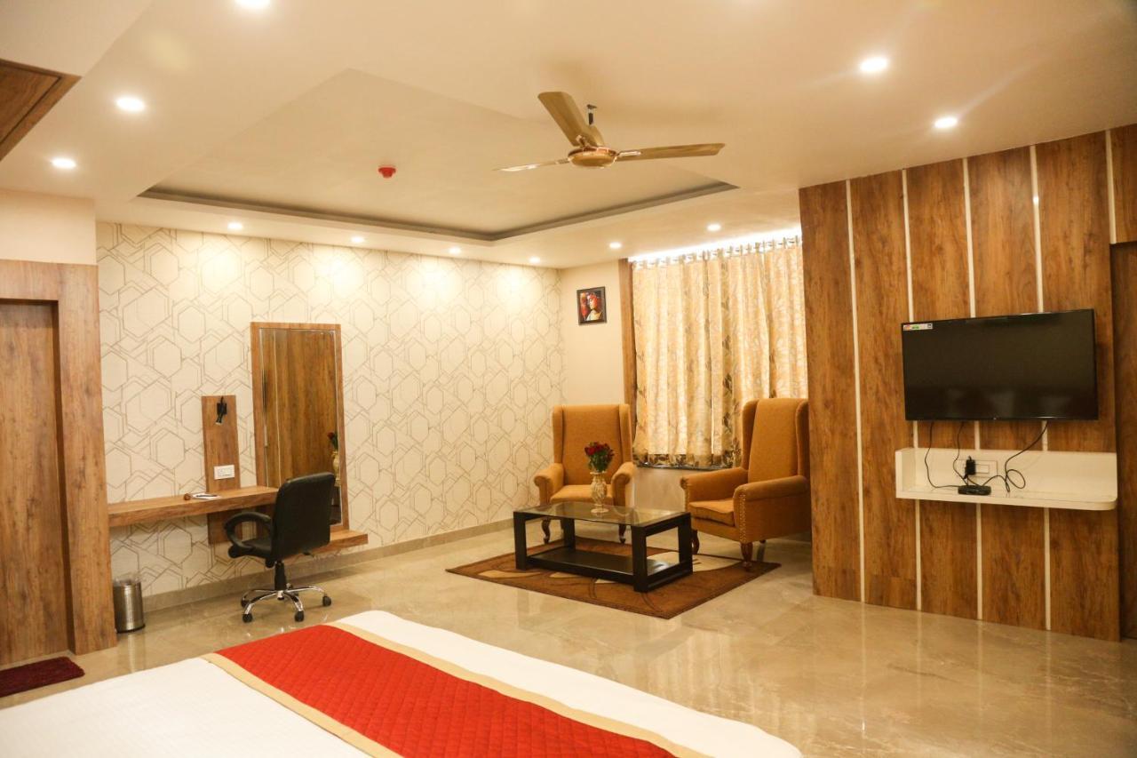 Hotel Raindew Ранчи Экстерьер фото