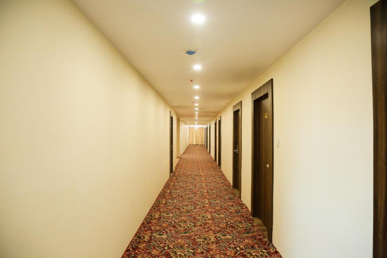 Hotel Raindew Ранчи Экстерьер фото